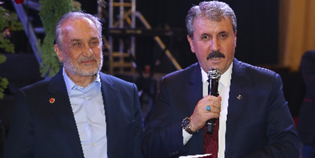 Nikah şahidi olan Mustafa Destici, çiftten 5 çocuk istedi