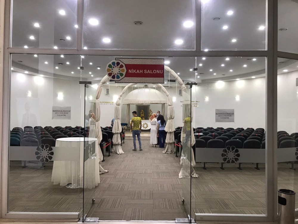 Nikah salonlarında yoğunluk 