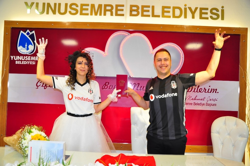 Nikah tarihleri için Beşiktaş’ın yıl dönümünü seçtiler 