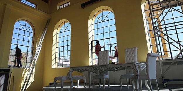  Nikahlar 'elektrik fabrikasında' kıyılacak!