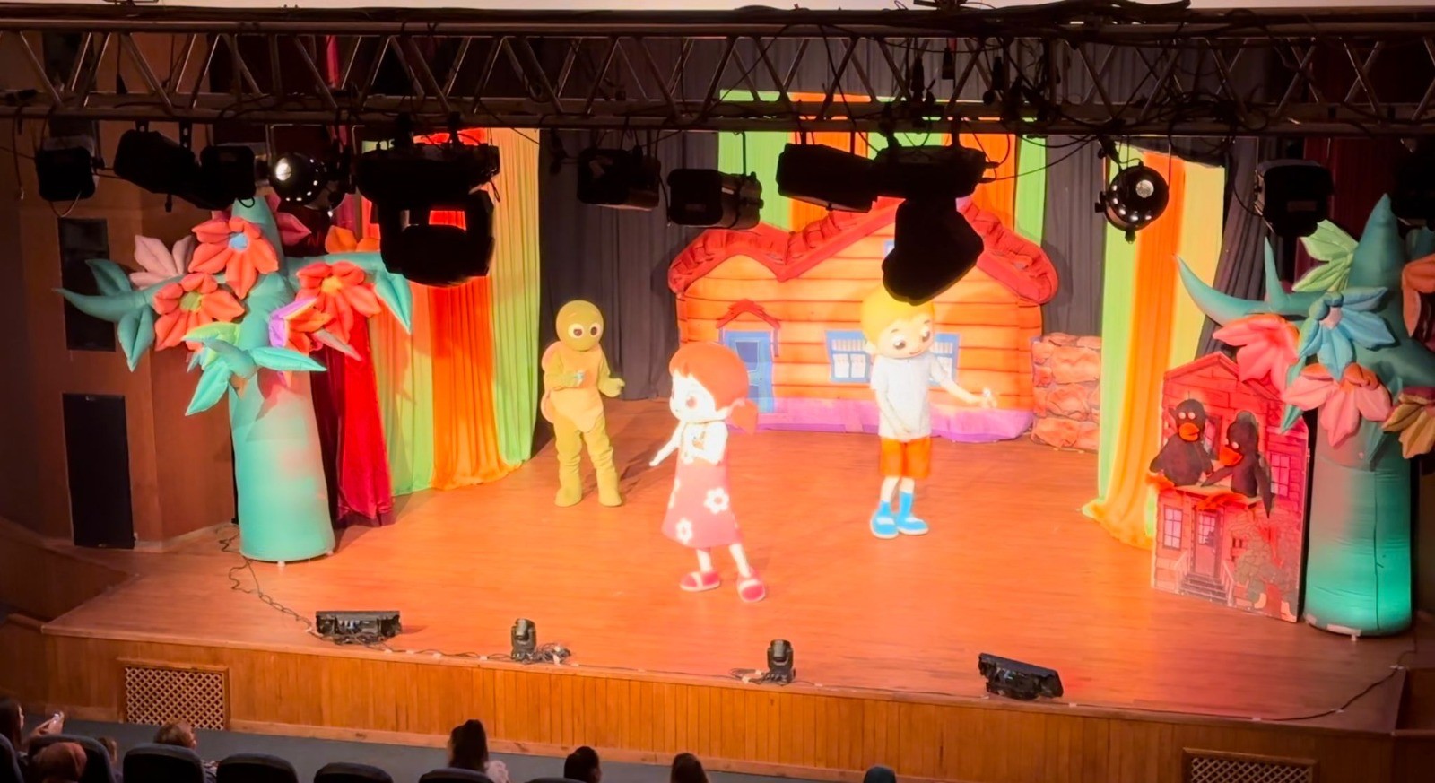 Niloya ve Arkadaşları Ankara’ya geliyor