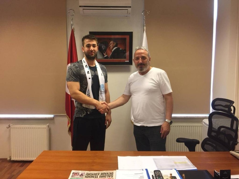 Nilüfer hentbolda ilk transferlerini yaptı 