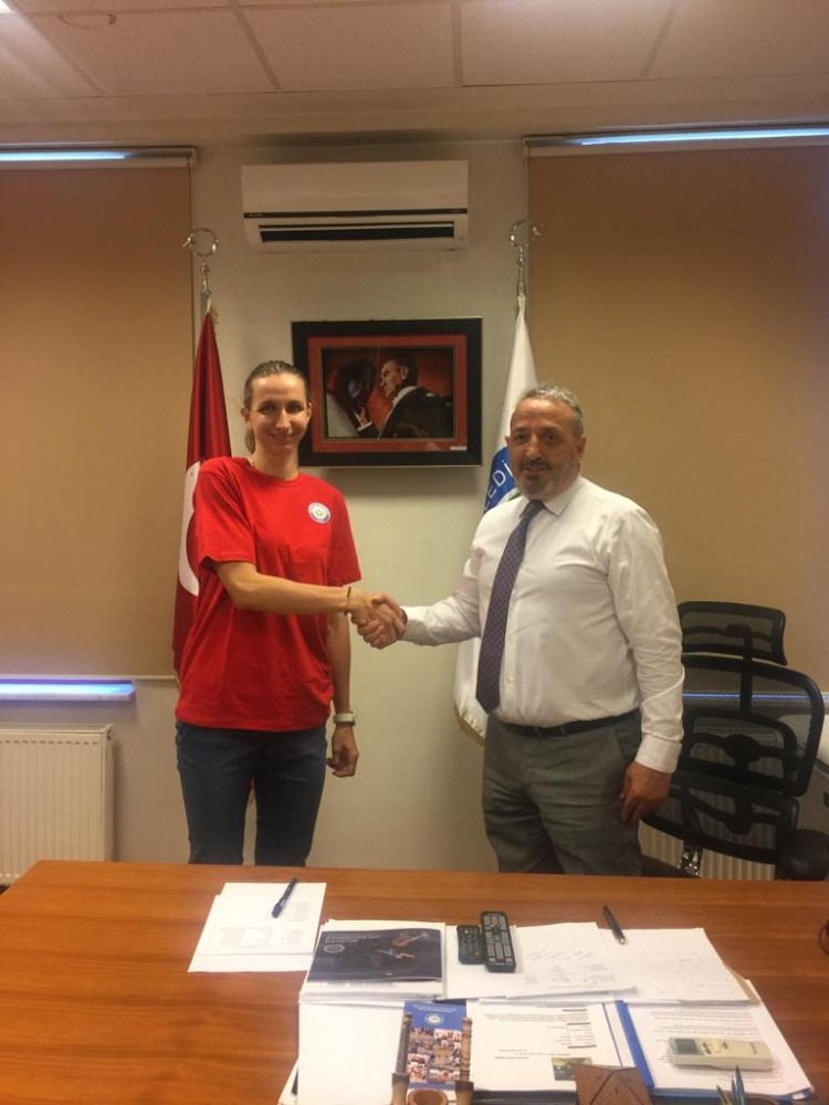 Nilüfer ilk yabancı transferini yaptı 