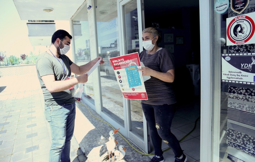 Nilüfer’de berber ve kuaför salonları dezenfekte edildi 