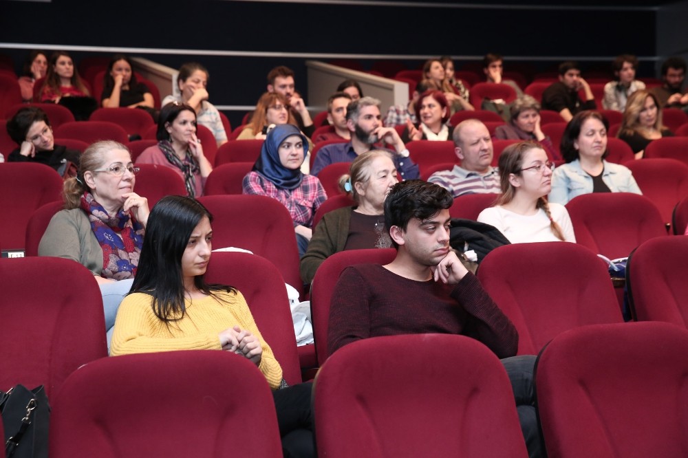 Nilüferli sanatseverlerden “Kraliçe Lear”a tam not 