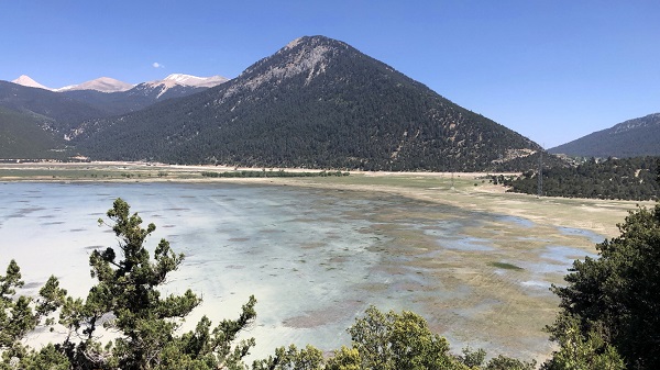 Nisan yağmurları yağmadı! O göl kuruyor