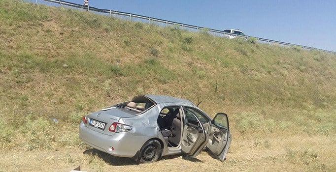 Nişana giden aile kaza yaptı 1 kişi öldü