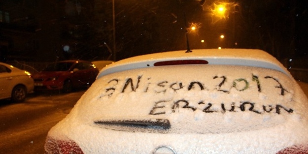 Nisan'da Erzurum’a kar yağdı