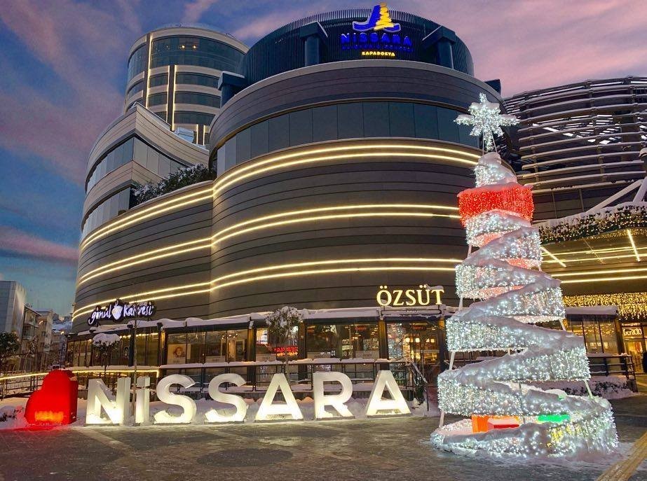 Nissara AVM geçici süre kapılarını kapattı 