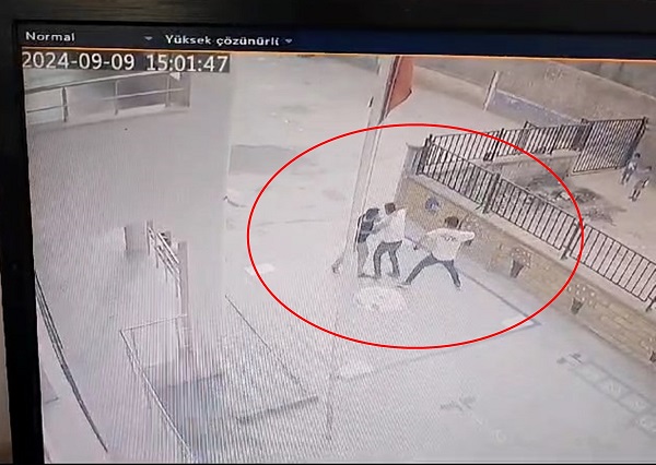 Nöbetçi öğretmen okulda darp edildi