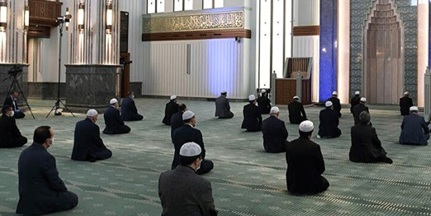 Normalde 1 buçuk saat süren Cuma namazı o ilimizde 20 dakikada kılınacak