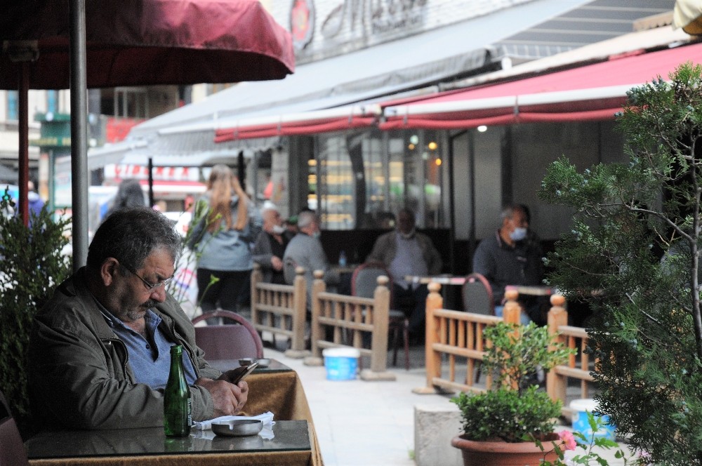 Normalleşmenin ilk gününde yoğunluk yaşandı 