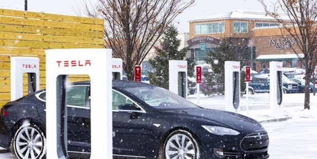 Norveç'te elektrikli araçlar içten yanmalı araçları geçti
