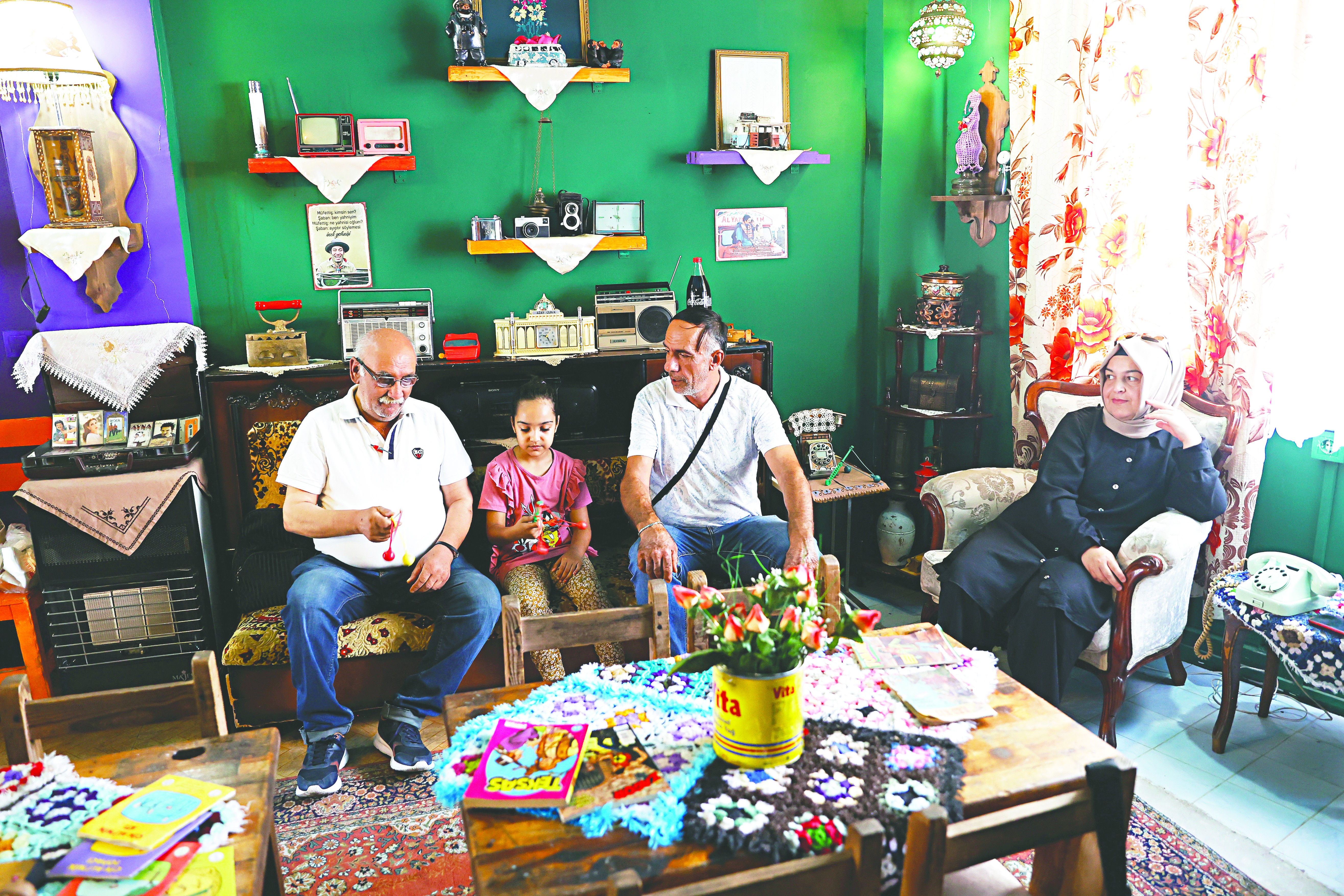 “Nostalji Evi” ziyaretçilerini geçmişe yolculuğa çıkarıyor