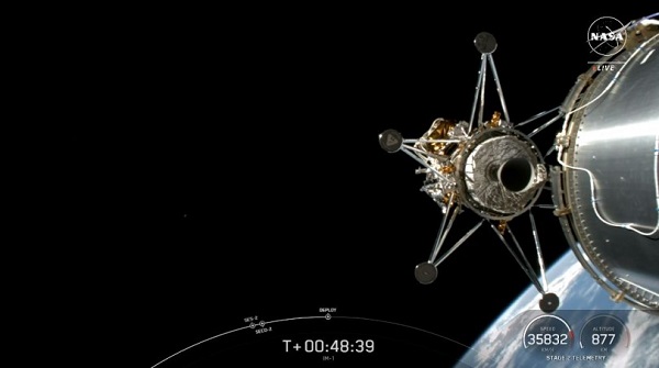 Nova-C uzay aracı Ay yüzeyine indi