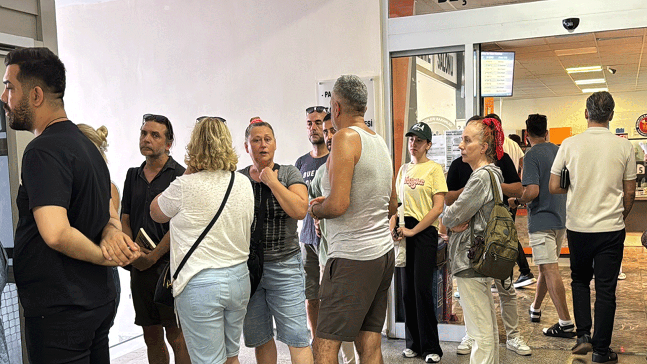 Nüfus müdürlükleri doldu taştı: Ehliyetini yenilemek için 10 yıl boyunca son günü beklediler!