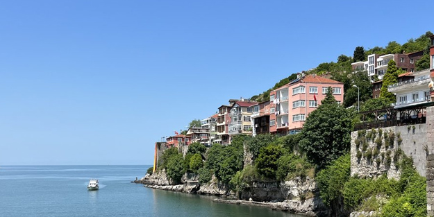 Nüfusu yüzde olarak fark etmiş: Bayramda 500 bine çıkacak, ünlü isimleri ağırlıyor! Tarihi seviyeye çıktı