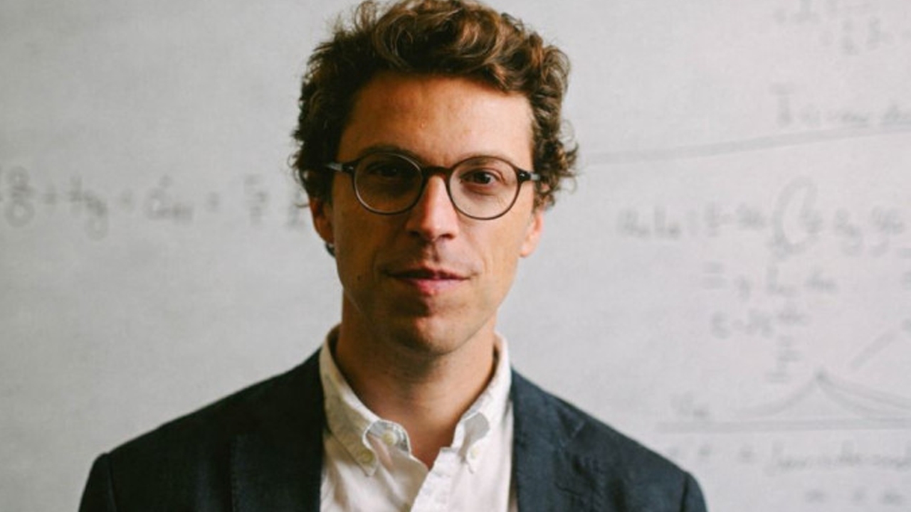 Nükleer bilimci evinde öldürüldü