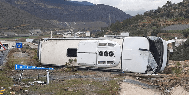 Nükleer Güç Santrali çalışanlarını taşıyan otobüs devrildi!