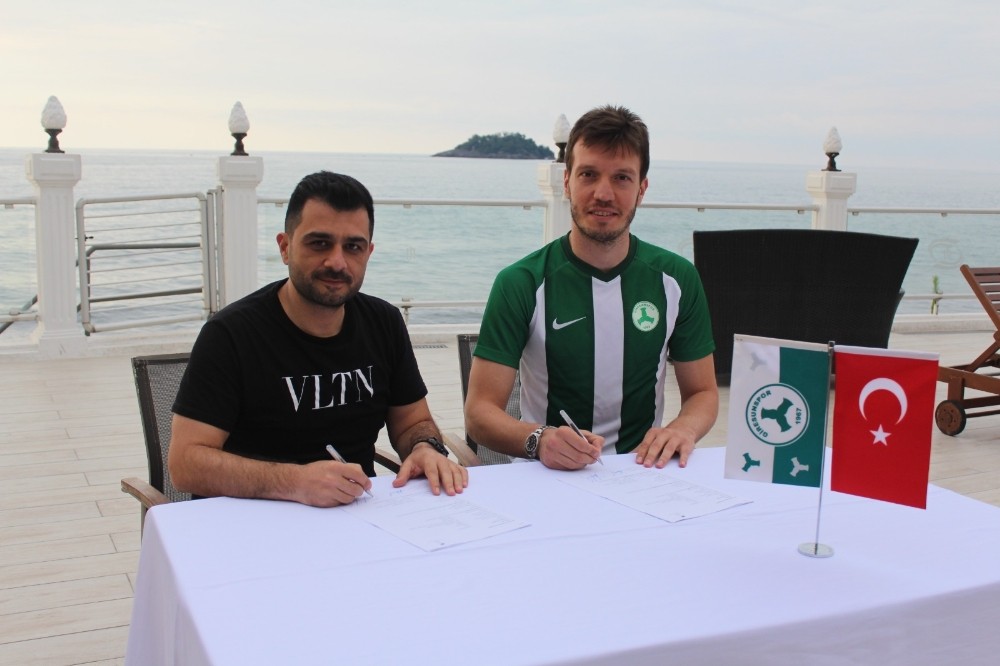 Numan Çürüksu Giresunspor’da 