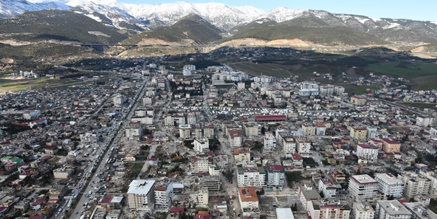 Nurdağı depremlerde ağır hasar gördü! Havadan görüntülendi