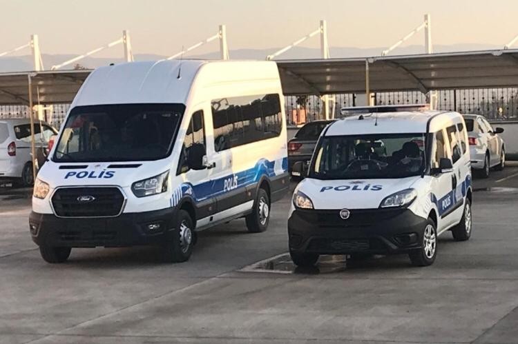 Nurdağı’nda yeni polis araçları hizmette 