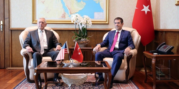 Türk Bakan fotoğrafları gösterdi, Mattis şaşkına döndü