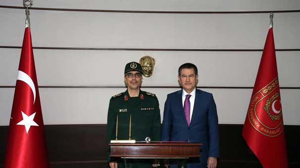 Nurettin Canikli, İran Genelkurmay Başkanı Bakıri ile bir araya geldi
