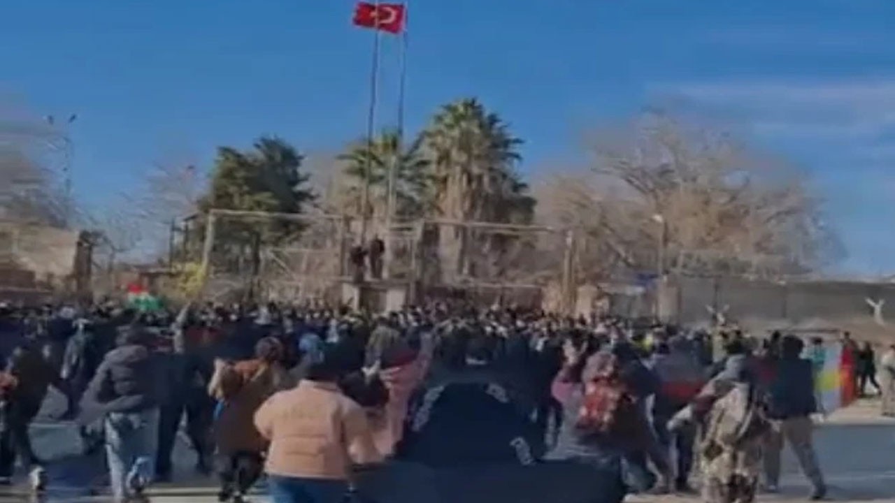 Nusaybin'de DEM ve YPG provokasyonu: Terör örgütüne destek için sınır kapısına saldırdılar