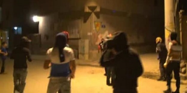 Nusaybin'de göstericiler hendek kazdı