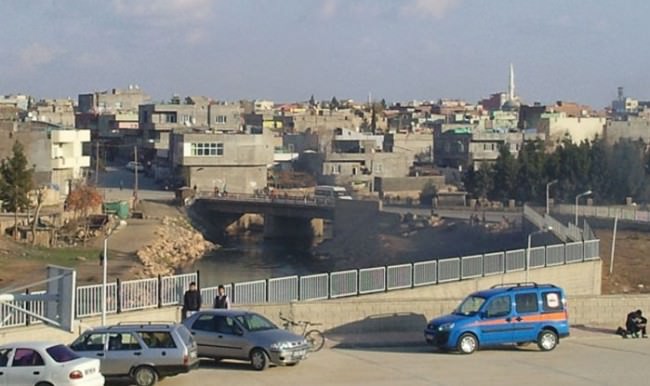 Nusaybin'de köprüye bombalı saldırı
