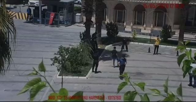 Nusaybin’de sosyal mesafeyle futbol oynayan gençler mobeselere yansıdı 
