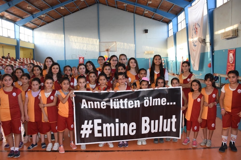 Nusaybinli sporcular maça Emine Bulut pankartıyla çıktı 