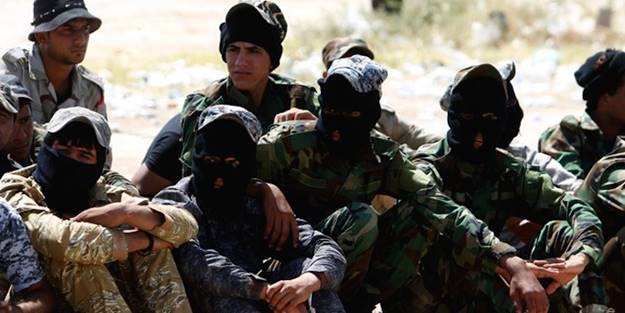 Muhalifler, hainleri infaz etti