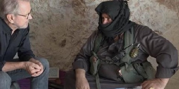 Nusra komutanı diye Esed askerini konuşturmuş!