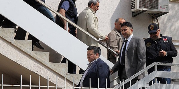 O 6 emniyetçi ihraç edildi