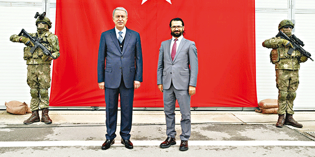 O amirallerin hepsi hesap verecek Milli Savunma Bakanı Hulusi Akar’dan Akit’e çarpıcı açıklamalar
