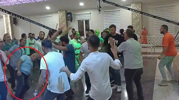 O anlar böyle kaydedildi! Düğünde çiftetelli oynarken kalbine yenildi