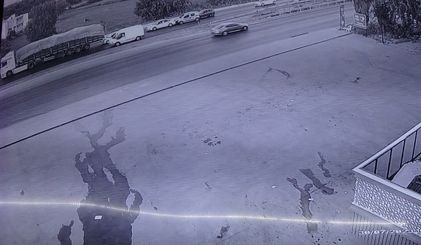 O anlar böyle kaydedildi! Yeşil ışık yanınca herkes ileri tır geri gitti