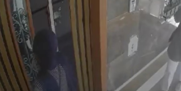 O anlar kameralara yansıdı! Bu iki kadın Arnavutköy'ün kabusu oldu