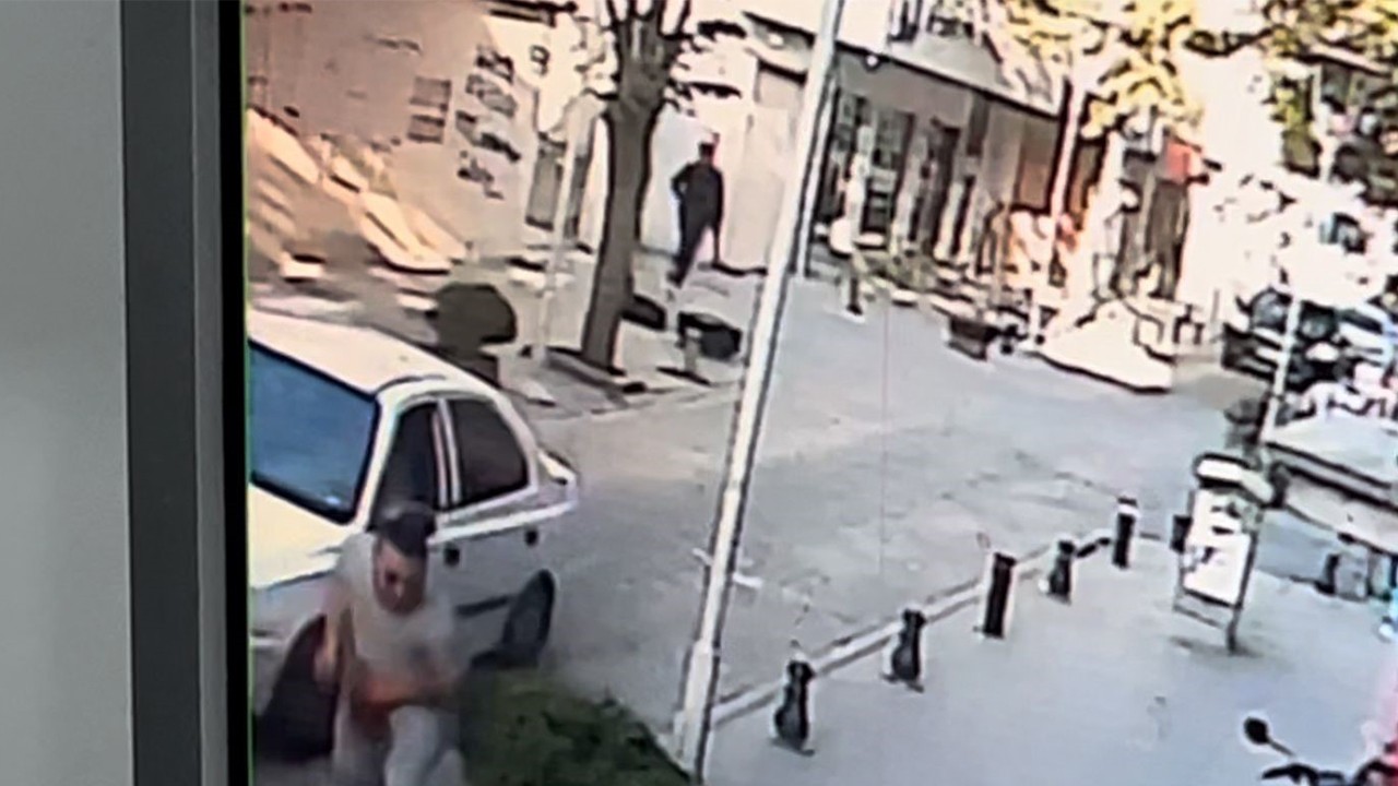 O anlar saniye saniye kamerada! 29 yaşındaki genci pompalı tüfekle öldürdü