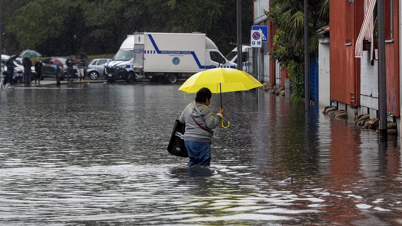 O Avrupa ülkesini sel vurdu! Yerleşim yerleri su altında kaldı