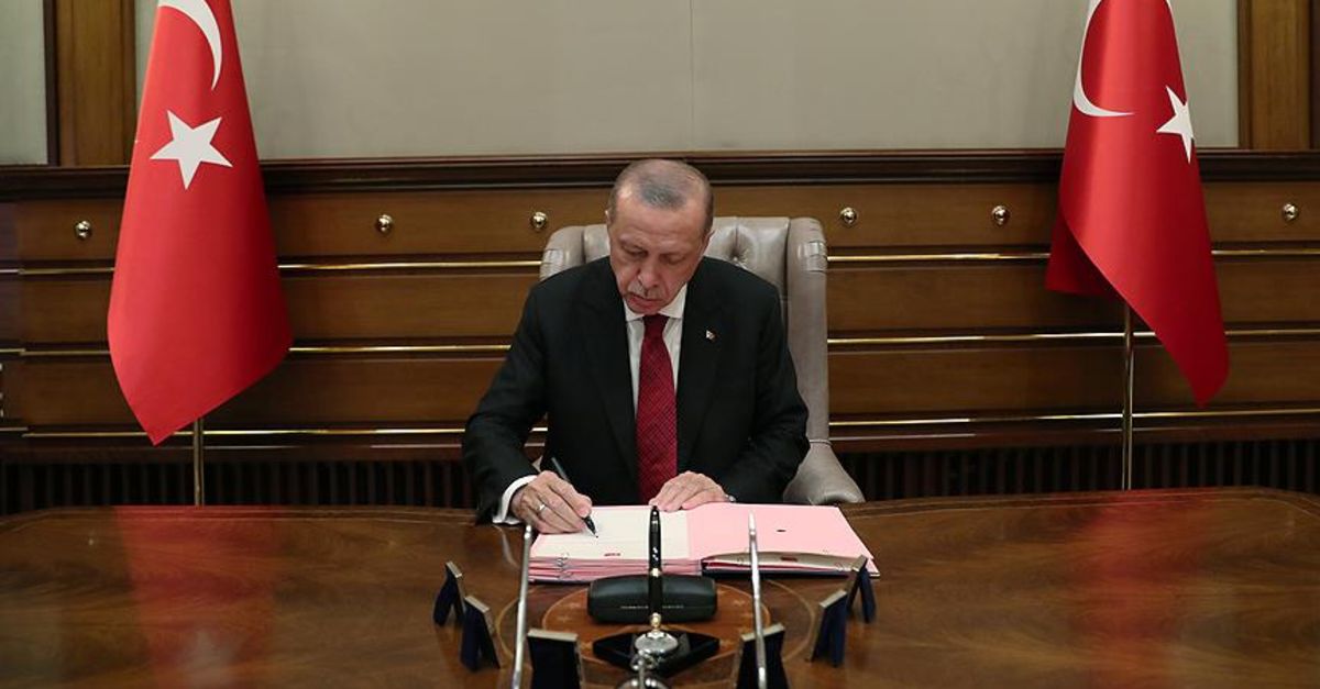O bakanlıkların kadroları artırıldı