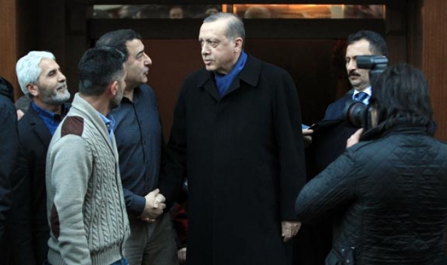 O çiftin nişan yüzüğünü Erdoğan taktı...
