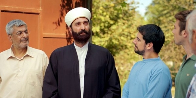 O dizinin yapımcısı 'imam' karakterini savundu!