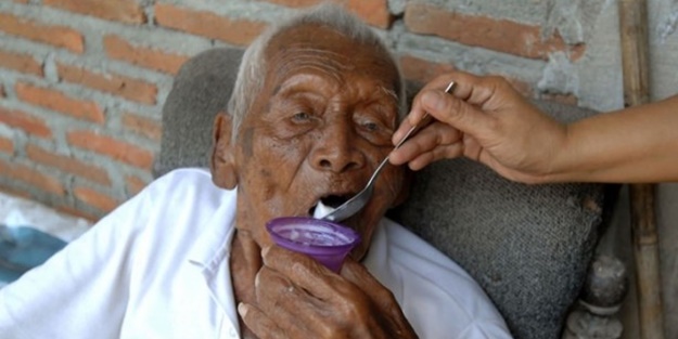 O, dünyanın en yaşlı insanı!