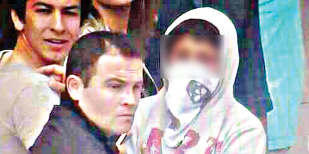 O eylemci çocuk medya maymunu