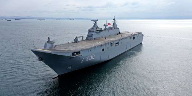 O fotoğraf Yunanistan'ı rahatsız etti... TCG Anadolu'yu vurmakla tehdit ettiler