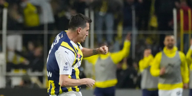 O fotoğrafı görenler için ortalık karıştı! İnanalım mı kaptan! Maça bomba gibi düşen o hareketler zinciri…