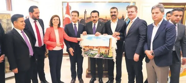 O görüntüler herkesi şaşkına çevirmişti! Ve beklenen ayar geldi! Hayırdır, DEM’lilerin dili mi tutuldu yoksa?